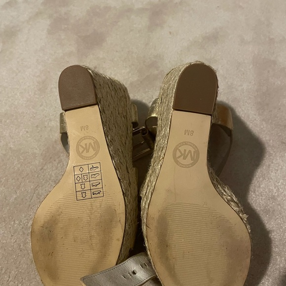 Michael Kors wedge size 6 - Picture 2 of 2